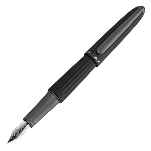 Diplomat Aero Fountain Pen black