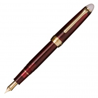 Sailor Shikiori Yodaki burgundy fountain pen