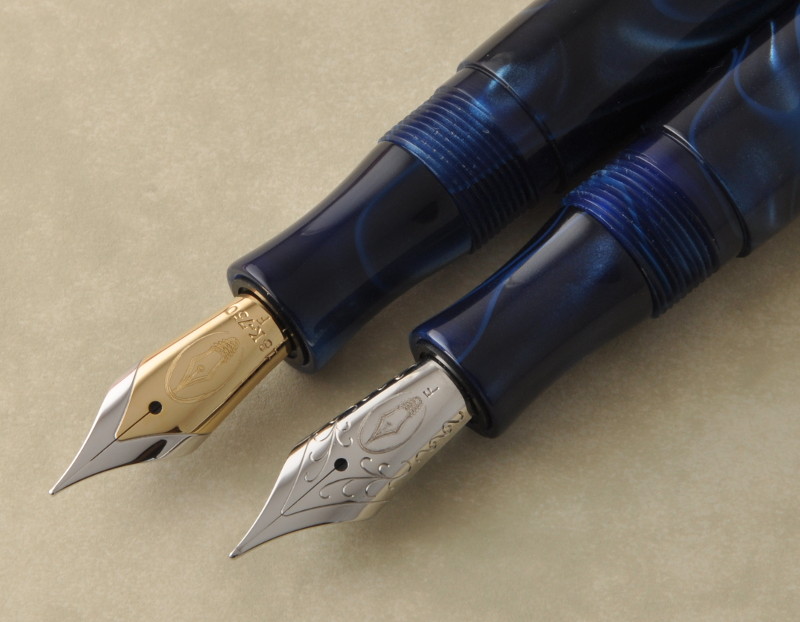 Edison Collier with gold and steel nibs